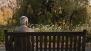 Como paliar la soledad no deseada en personas mayores.